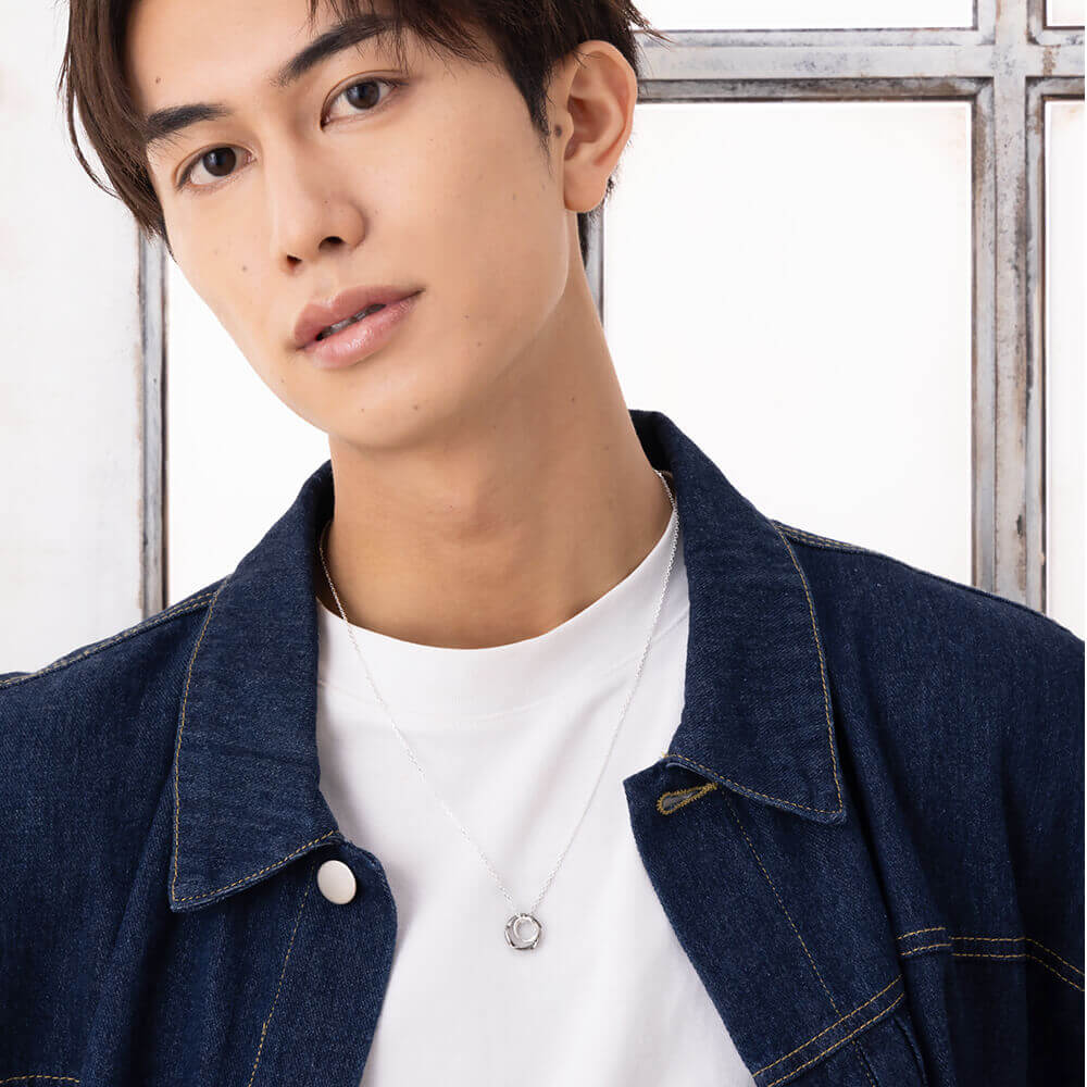 人気メンズネックレス