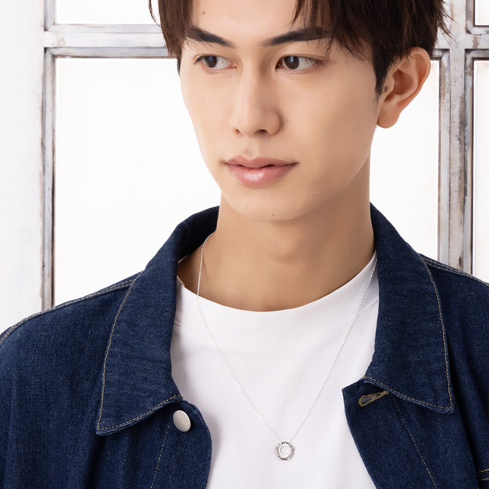 人気メンズネックレス