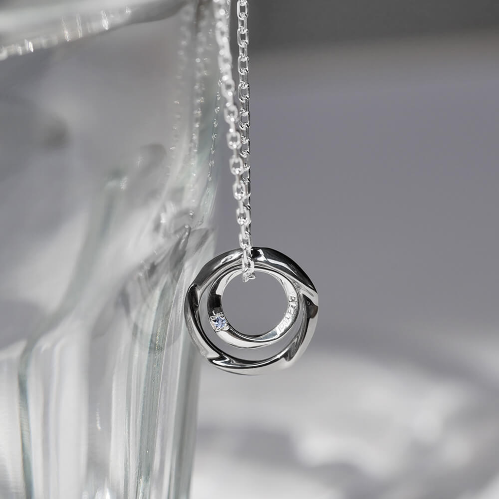 人気メンズネックレス